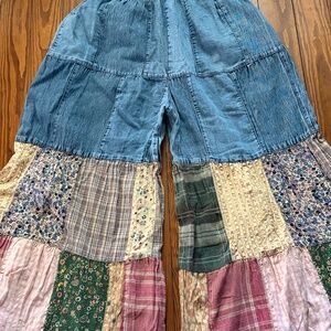 Young Threads NWT BOHO Patch Jeans Size Medium